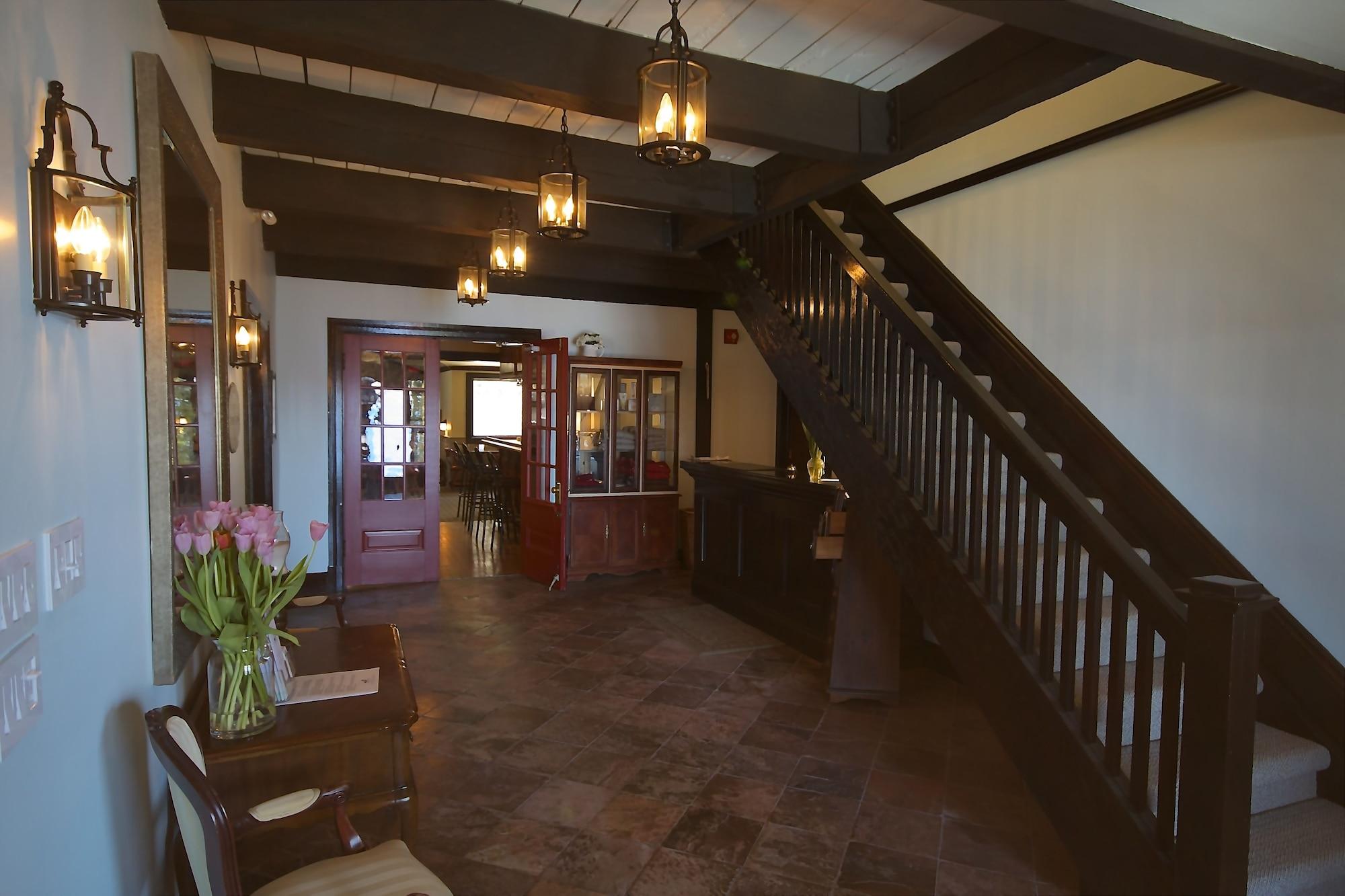 Sir Sam'S Inn & Spa (Adults Only) Haliburton Exteriör bild
