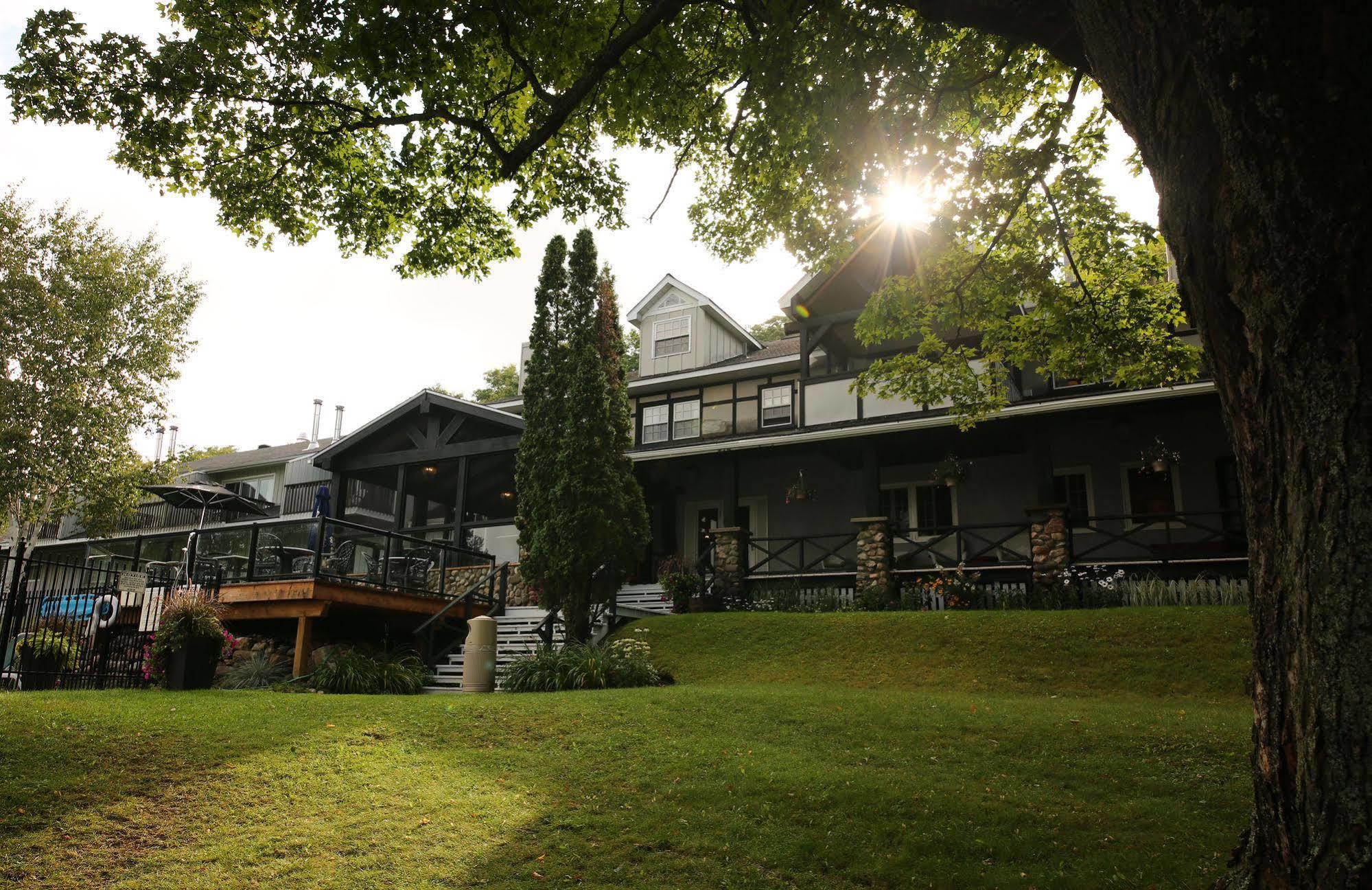 Sir Sam'S Inn & Spa (Adults Only) Haliburton Exteriör bild