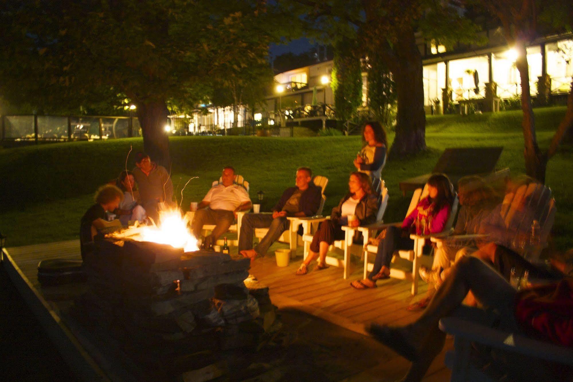 Sir Sam'S Inn & Spa (Adults Only) Haliburton Exteriör bild