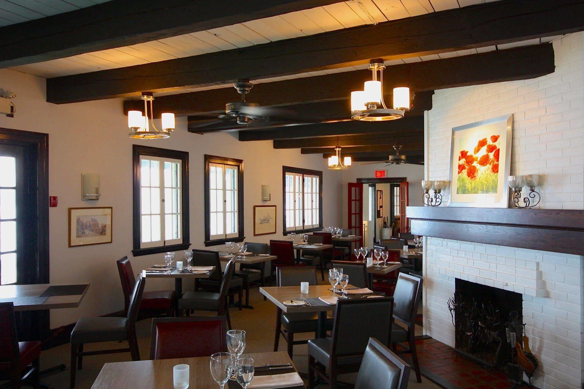 Sir Sam'S Inn & Spa (Adults Only) Haliburton Exteriör bild