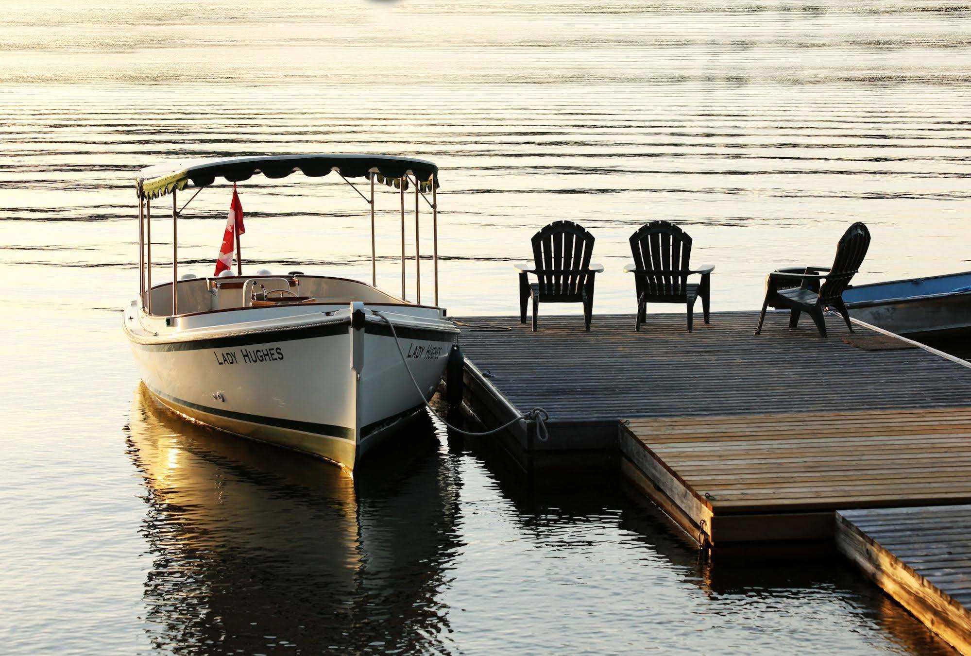 Sir Sam'S Inn & Spa (Adults Only) Haliburton Exteriör bild